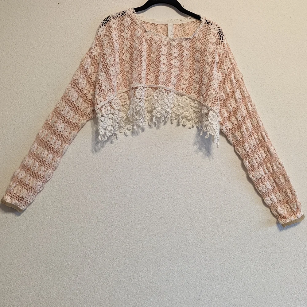 Free People New Romantics Heirloom Rashele Cropped crocheted Long Sleeve Size XS